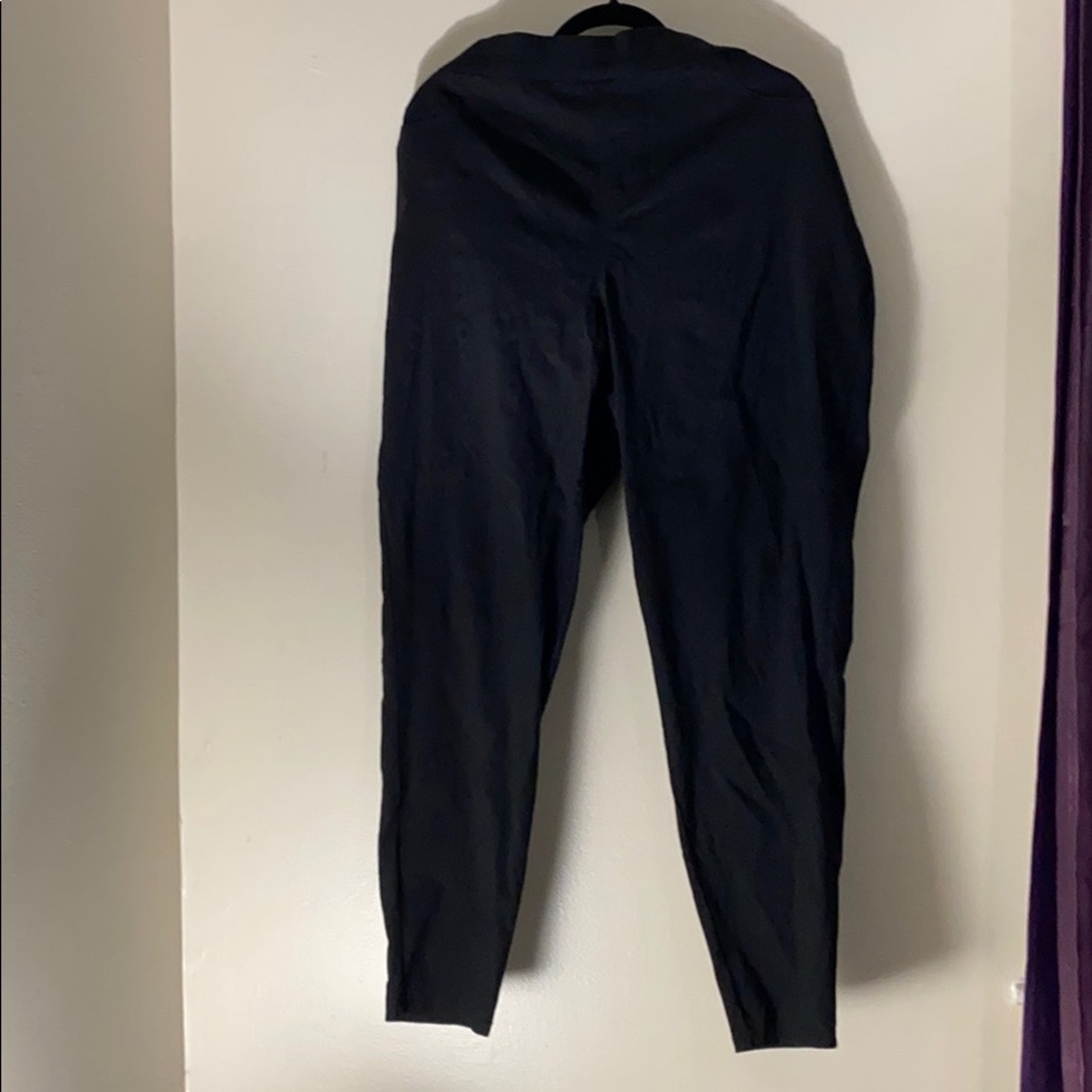 Black plus size pants.